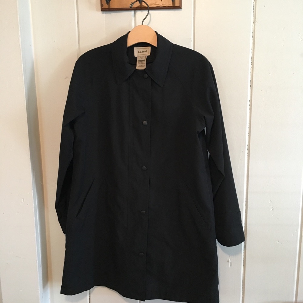 L.L. Bean Lightweight trench coat polyester shell